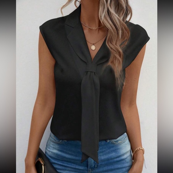 Luxe sleeveless blouse - Picture 1 of 16